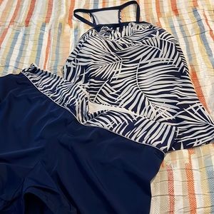 Women’s bathing suit